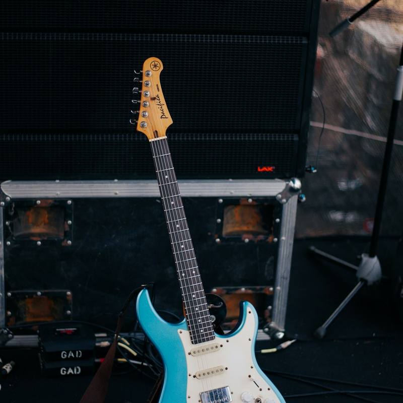 PulseAxis Chrome Line Electric Guitar - Midnight Blue